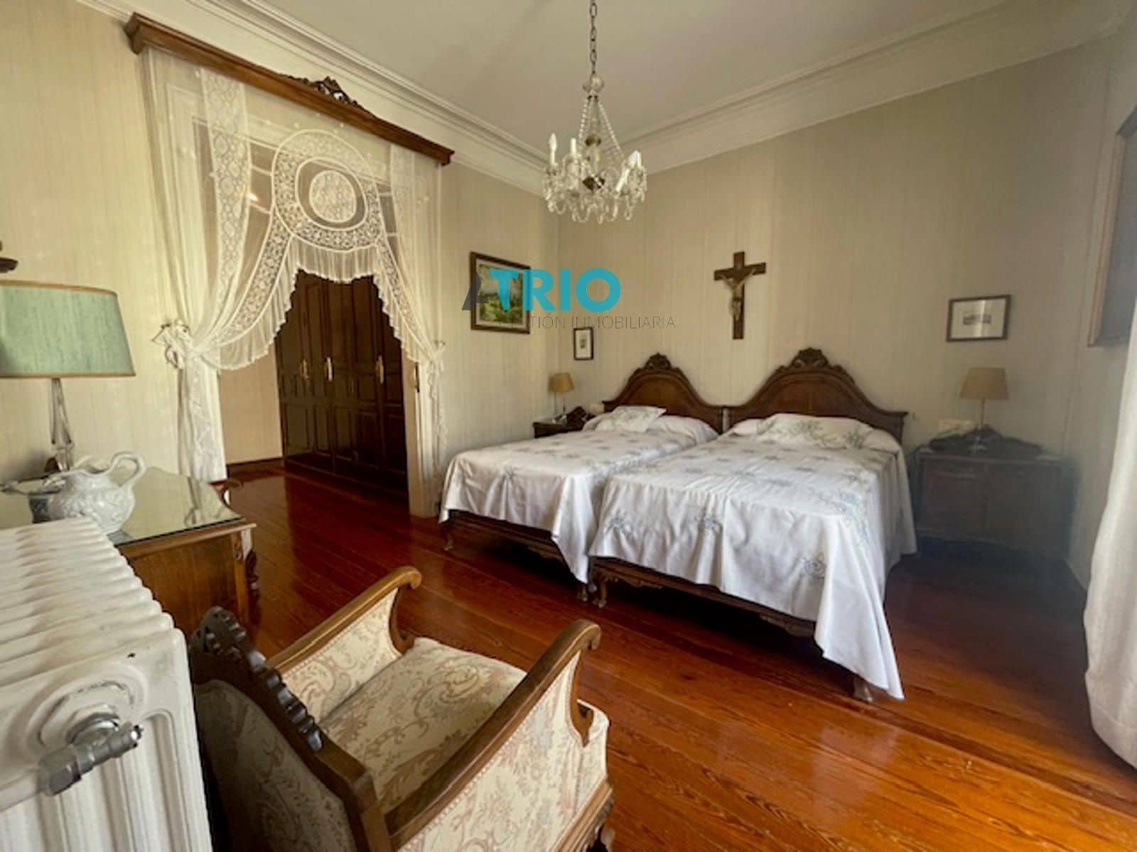 4 quarto Apartamento para arrendar em Burgos cidade - 1 500 € (Ref: 8580419)