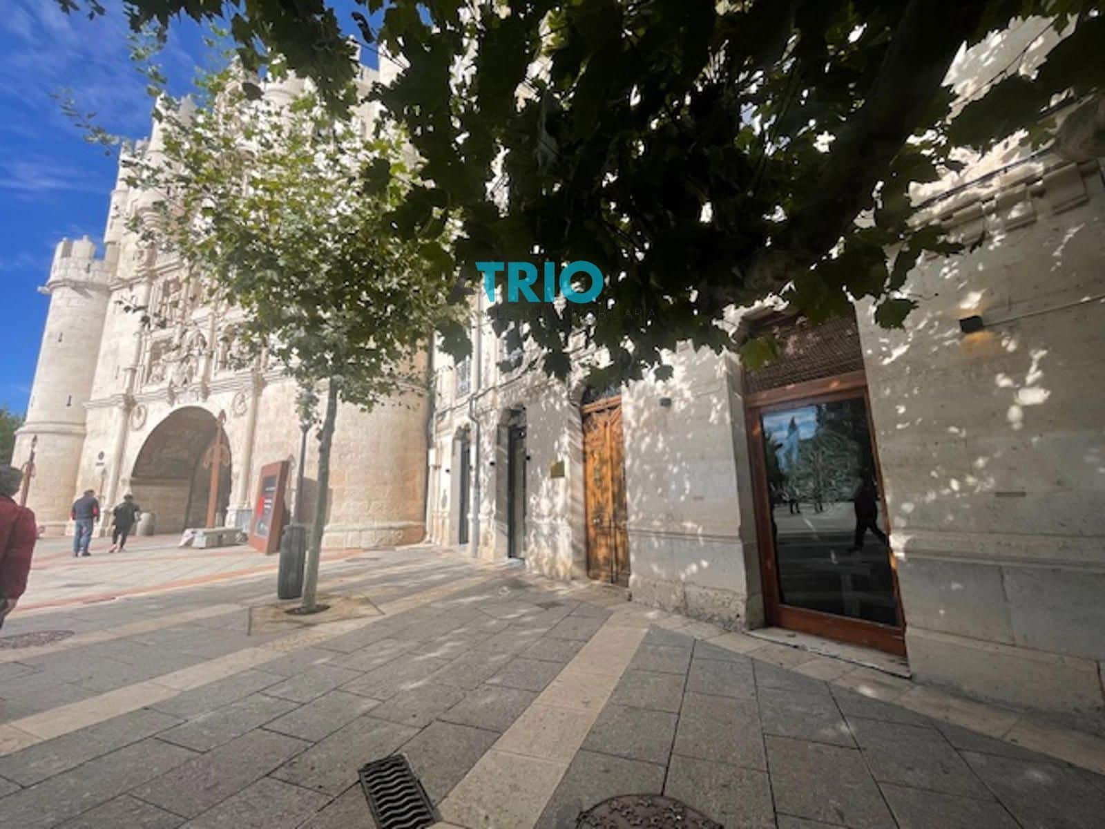 4 quarto Apartamento para arrendar em Burgos cidade - 1 500 € (Ref: 8580419)