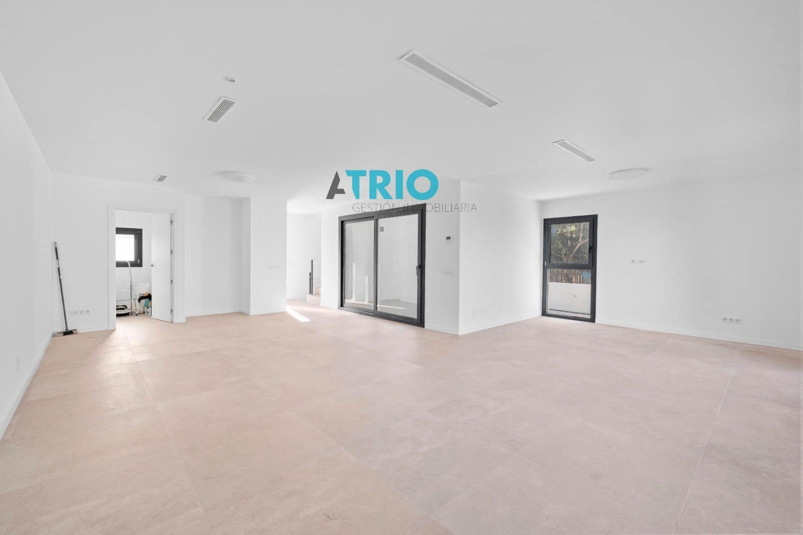 3 bedroom Villa for sale in Puig de Ros with pool garage - € 890,000 (Ref: 8684430)