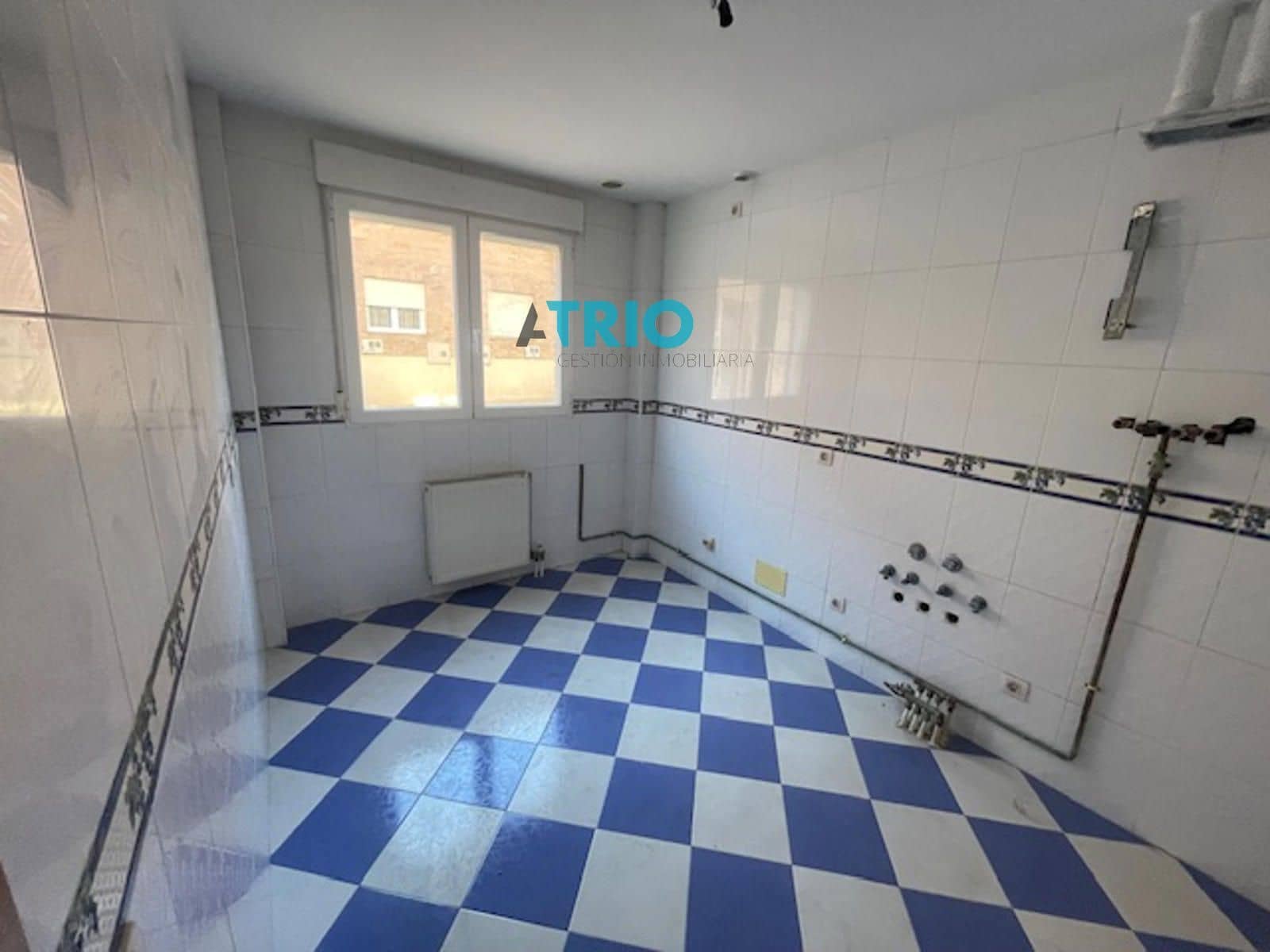 4 sypialnia Dom na sprzedaż w Miasto Burgos z garażem - 179 000 € (Ref: 8774112)