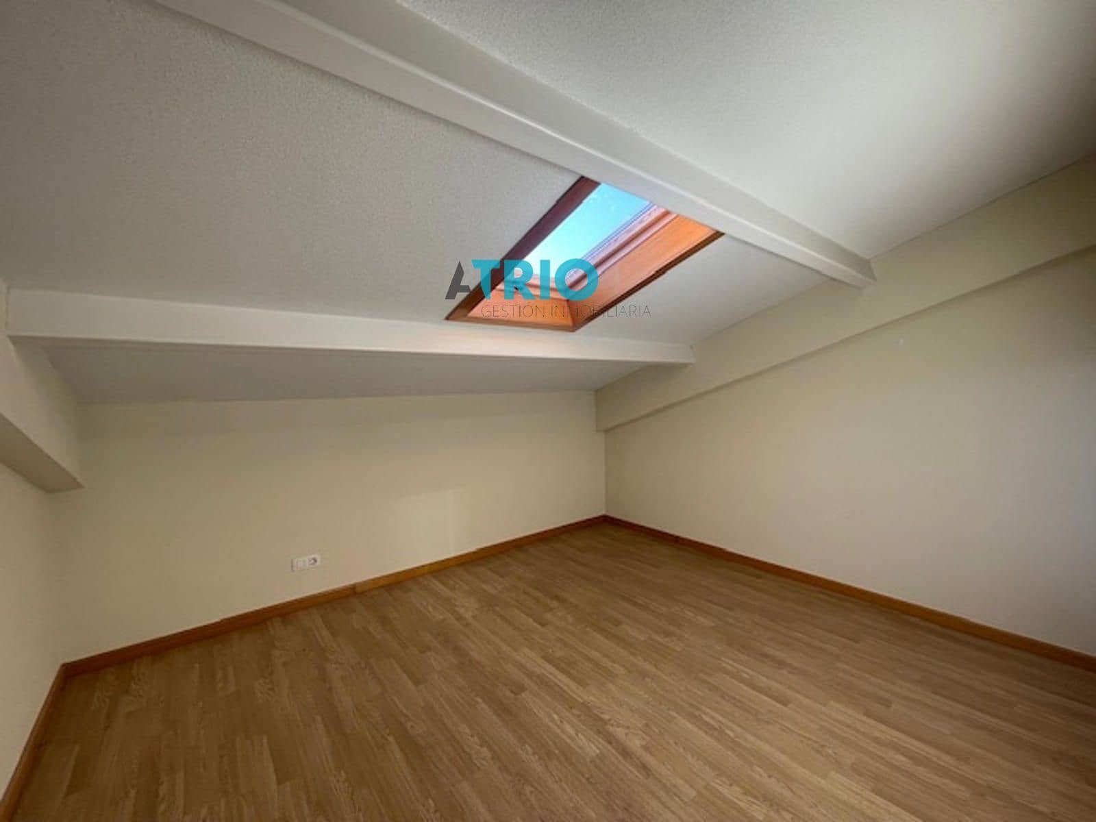 4 sypialnia Dom na sprzedaż w Miasto Burgos z garażem - 179 000 € (Ref: 8774112)