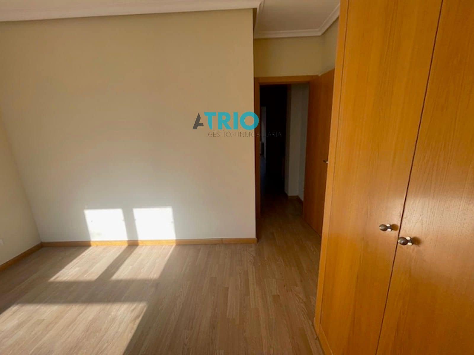 4 sypialnia Dom na sprzedaż w Miasto Burgos z garażem - 179 000 € (Ref: 8774112)