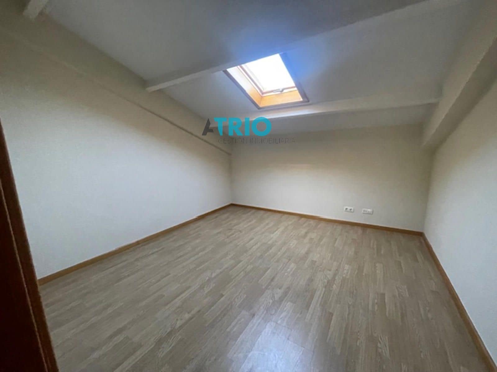 4 sypialnia Dom na sprzedaż w Miasto Burgos z garażem - 179 000 € (Ref: 8774112)