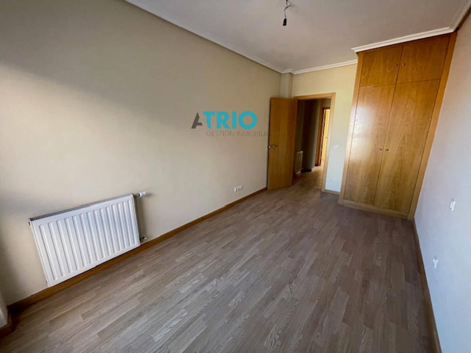 4 sypialnia Dom na sprzedaż w Miasto Burgos z garażem - 179 000 € (Ref: 8774112)