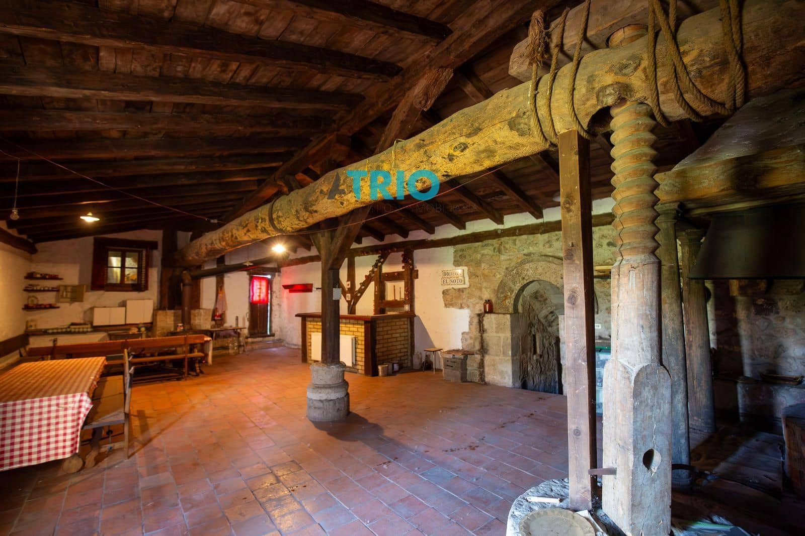 6 soveværelse Villa til salg i Palenzuela med swimmingpool garage - € 320.000 (Ref: 8835893)