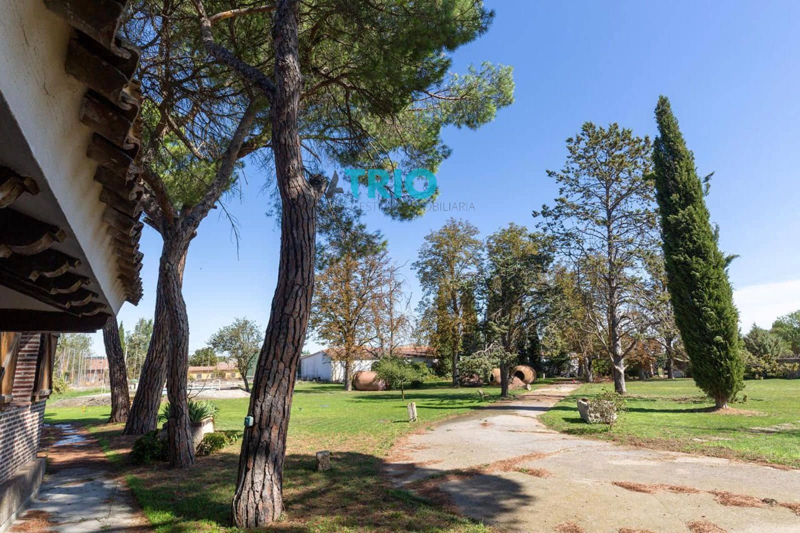 6 soveværelse Villa til salg i Palenzuela med swimmingpool garage - € 320.000 (Ref: 8835893)