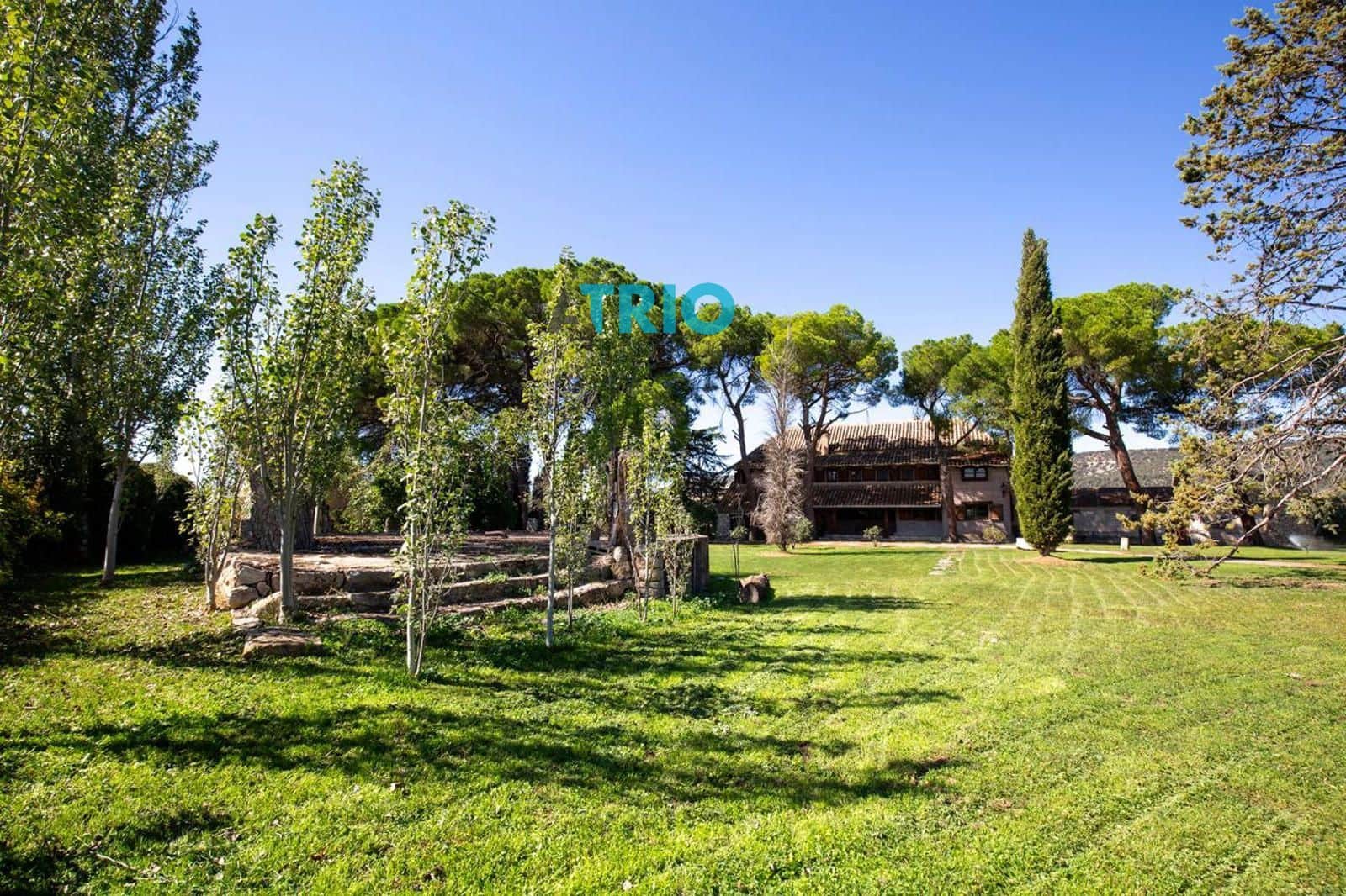 6 soveværelse Villa til salg i Palenzuela med swimmingpool garage - € 320.000 (Ref: 8835893)