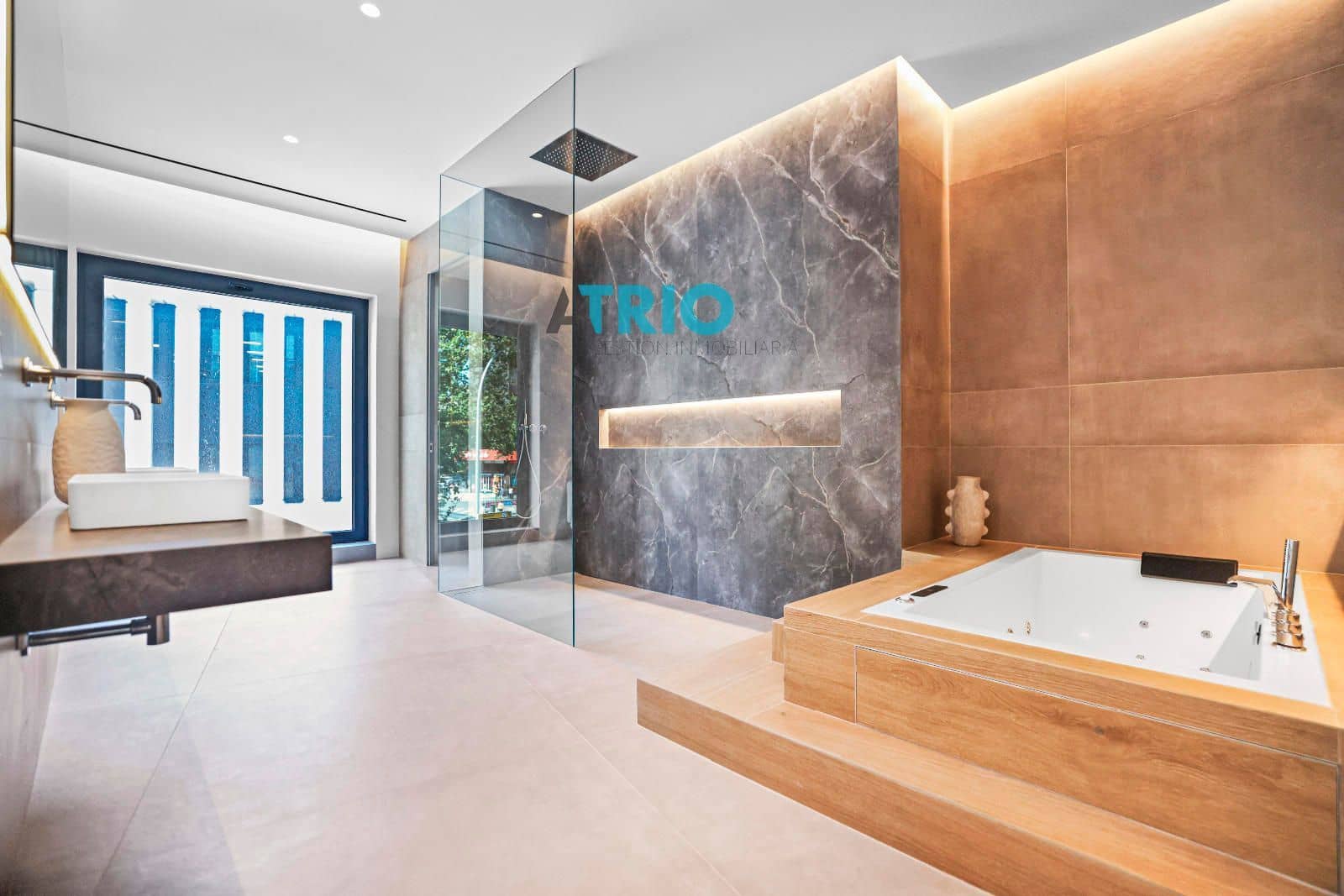 3 sypialnia Mieszkanie na sprzedaż w Palma de Mallorca z basenem garażem - 1 590 000 € (Ref: 9074386)