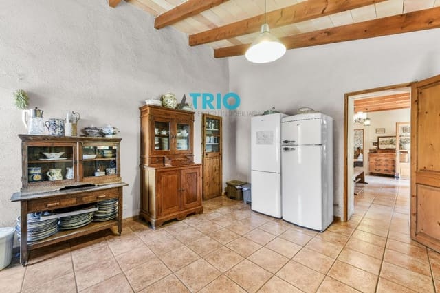 4 bedroom Villa for sale in Sencelles with pool - € 1,650,000 (Ref: 9103396)