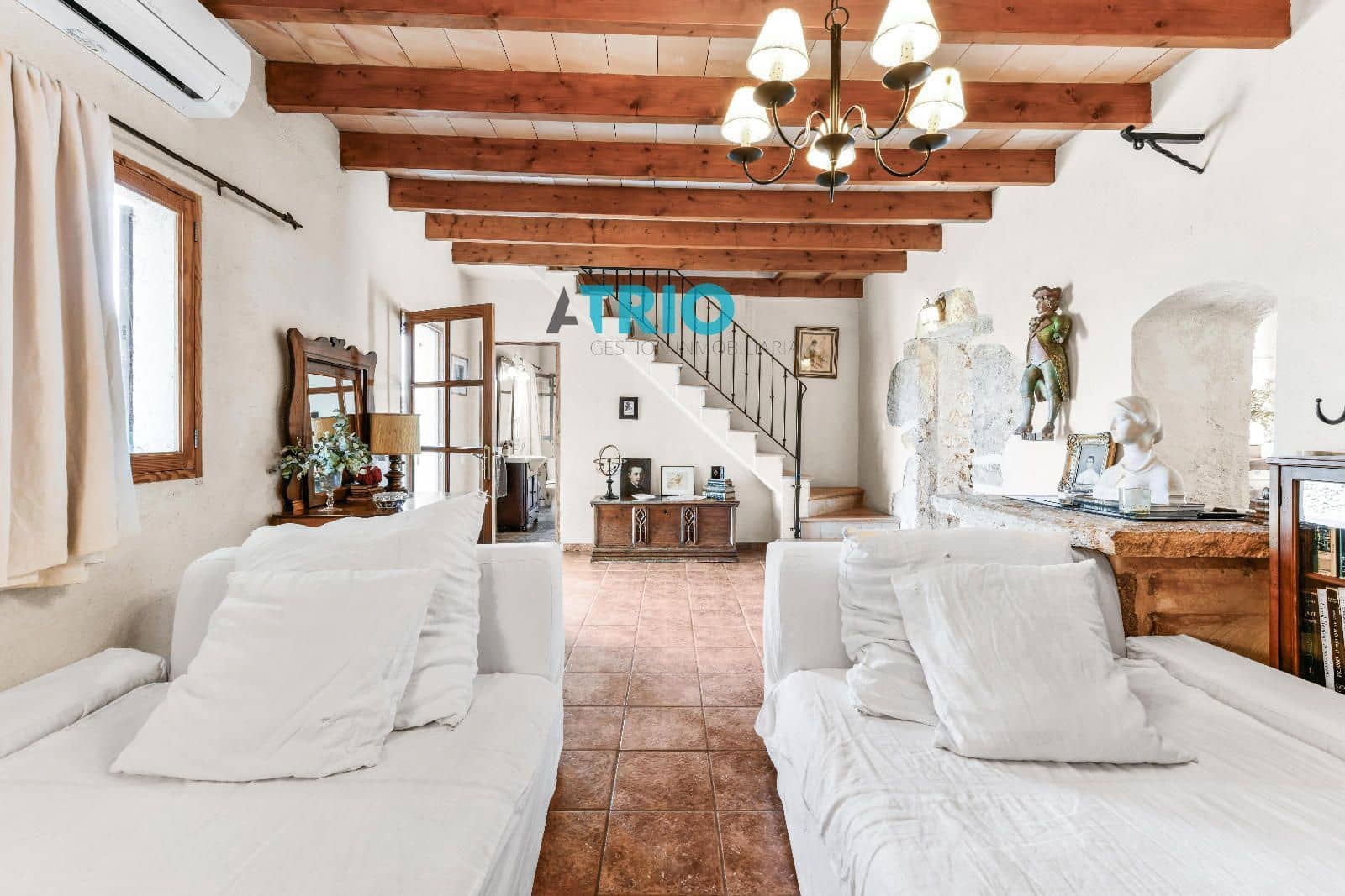 4 bedroom Villa for sale in Sencelles with pool - € 1,650,000 (Ref: 9103396)