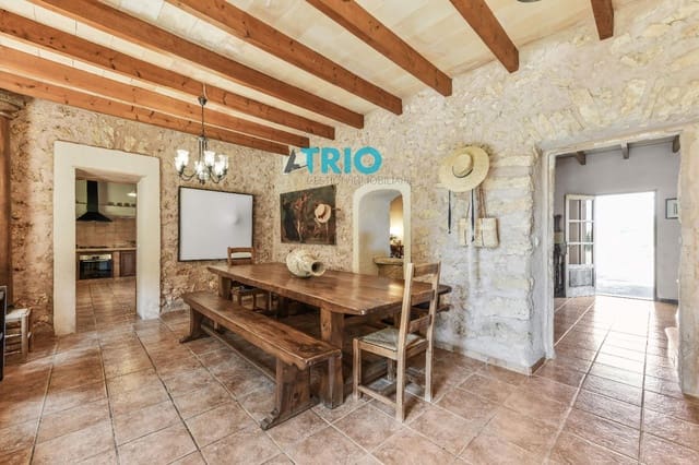 4 bedroom Villa for sale in Sencelles with pool - € 1,650,000 (Ref: 9103396)