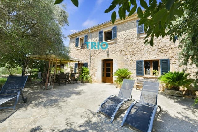 4 bedroom Villa for sale in Sencelles with pool - € 1,650,000 (Ref: 9103396)