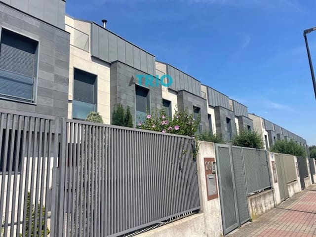5 soveværelse Byhus til salg i Burgos by med swimmingpool garage - € 760.000 (Ref: 9118394)