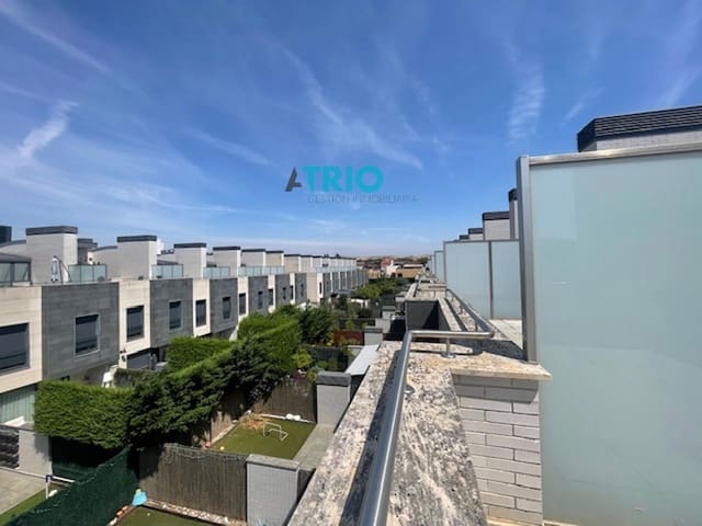5 soveværelse Byhus til salg i Burgos by med swimmingpool garage - € 760.000 (Ref: 9118394)