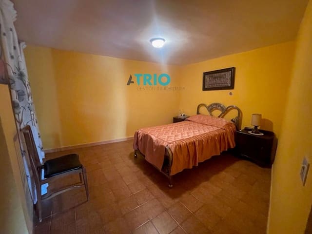 4 bedroom Villa for sale in Burgos city - € 62,000 (Ref: 9131787)