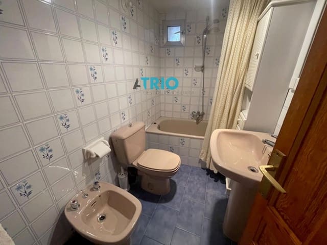 4 bedroom Villa for sale in Burgos city - € 62,000 (Ref: 9131787)