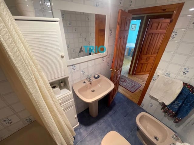 4 bedroom Villa for sale in Burgos city - € 62,000 (Ref: 9131787)