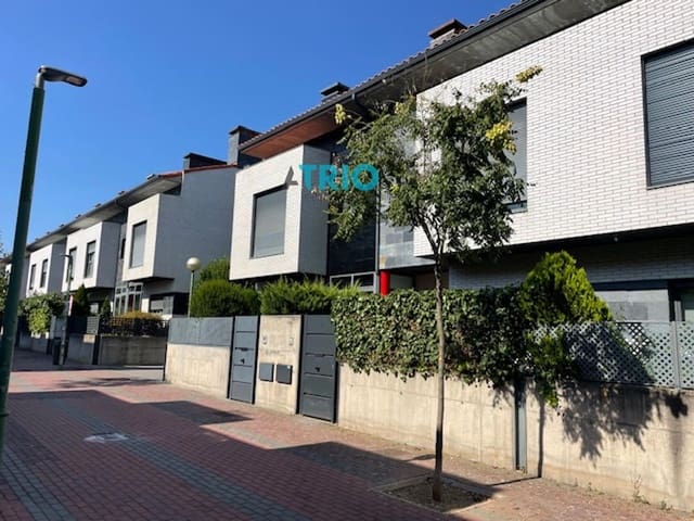 5 soveværelse Byhus til salg i Burgos by med garage - € 355.000 (Ref: 9160250)