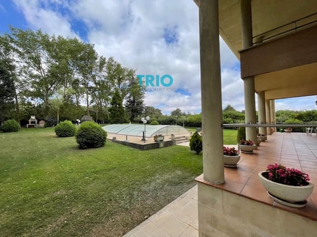 4 bedroom Villa for sale in Cardeñajimeno with pool garage - € 550,000 (Ref: 9216342)