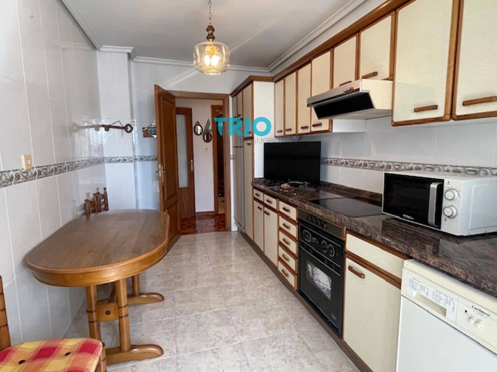 4 soveværelse Lejlighed til salg i Burgos by med garage - € 320.000 (Ref: 9240942)