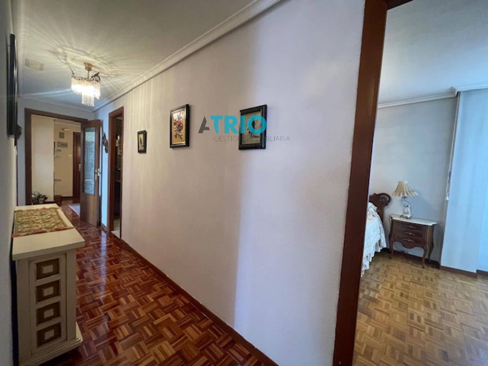 4 soveværelse Lejlighed til salg i Burgos by med garage - € 320.000 (Ref: 9240942)