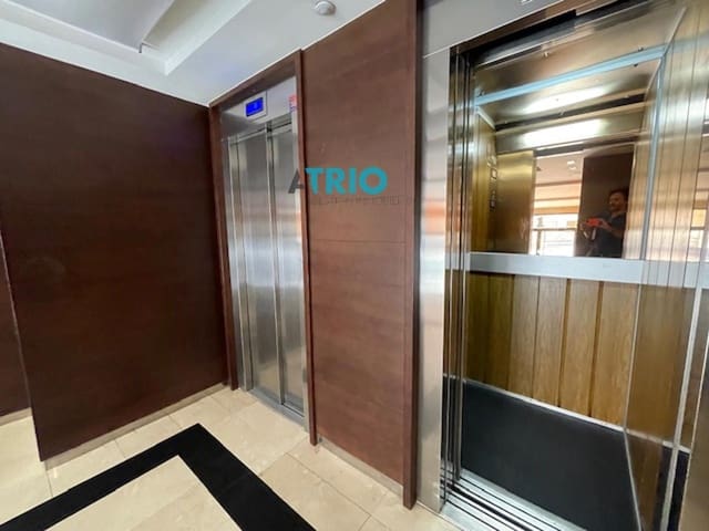 4 bedroom Flat for sale in Burgos city with garage - € 320,000 (Ref: 9240942)