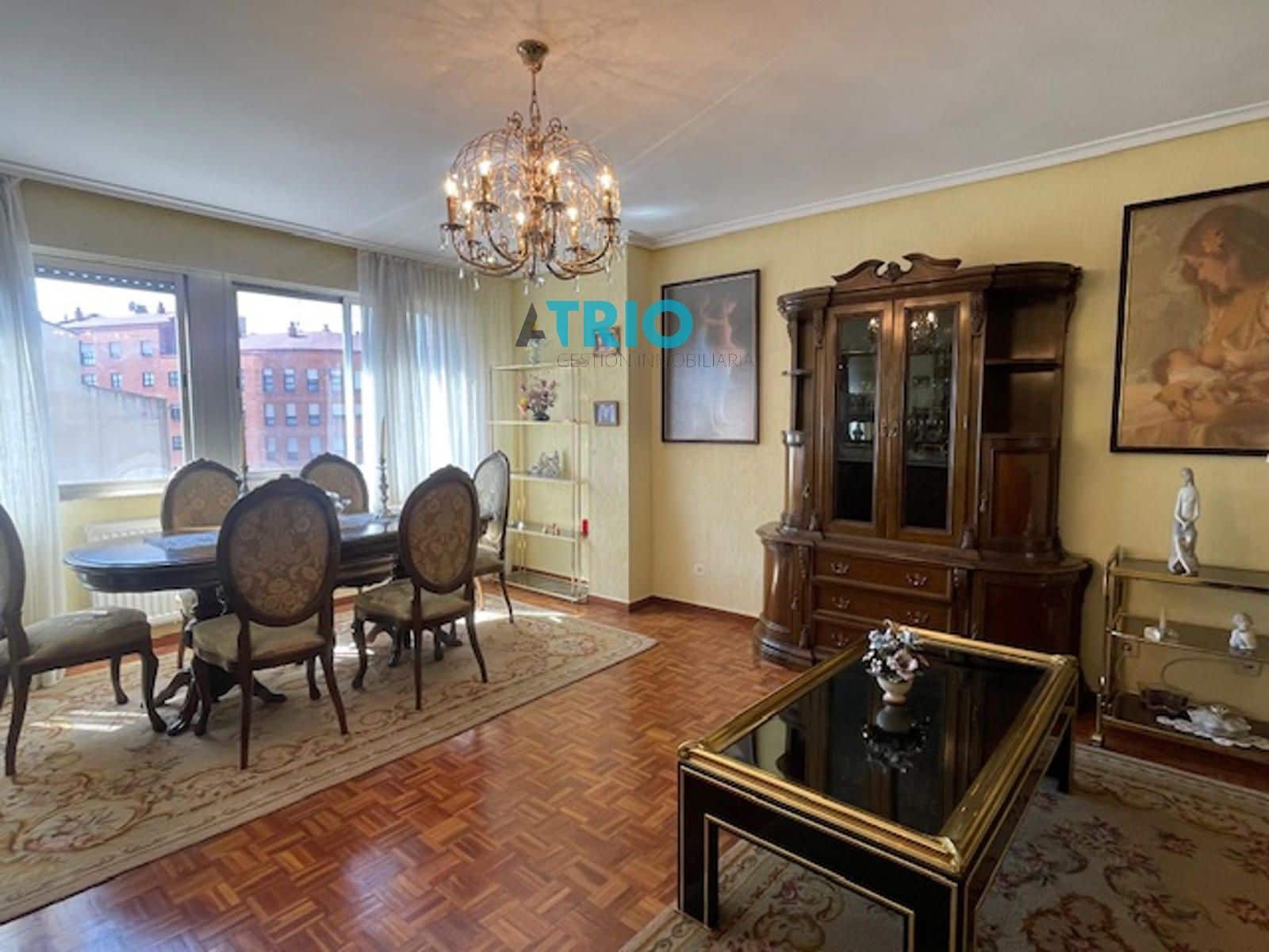 4 soveværelse Lejlighed til salg i Burgos by med garage - € 320.000 (Ref: 9240942)