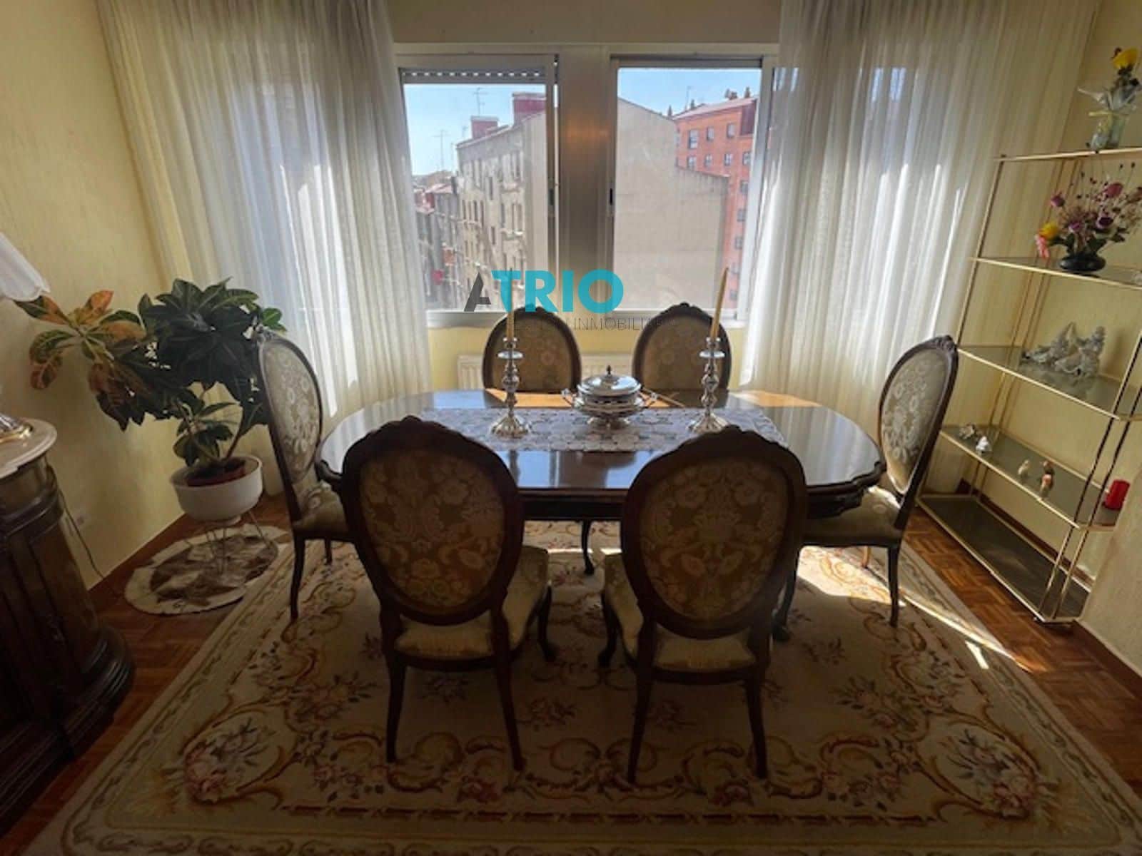 4 soveværelse Lejlighed til salg i Burgos by med garage - € 320.000 (Ref: 9240942)