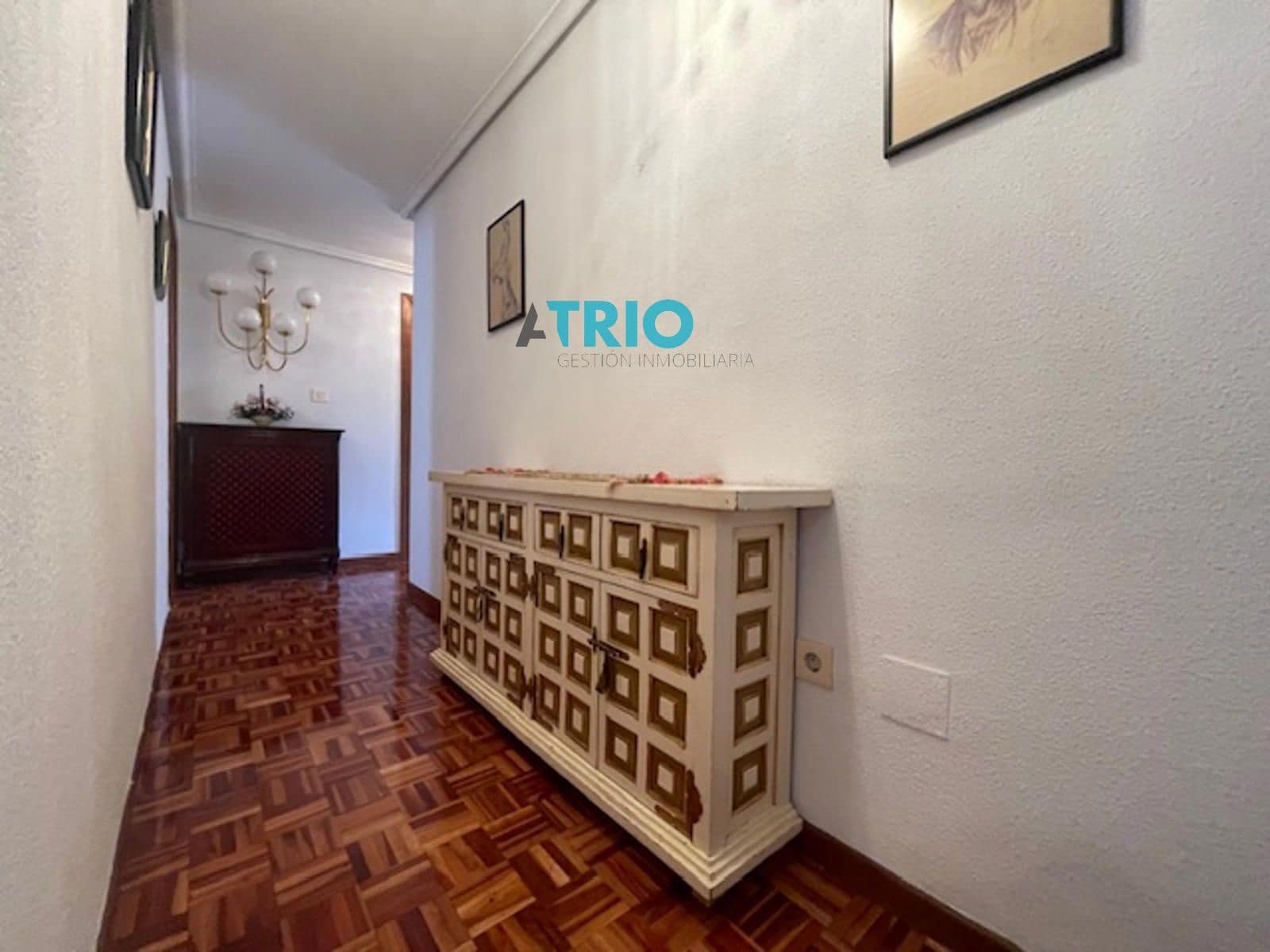 4 soveværelse Lejlighed til salg i Burgos by med garage - € 320.000 (Ref: 9240942)