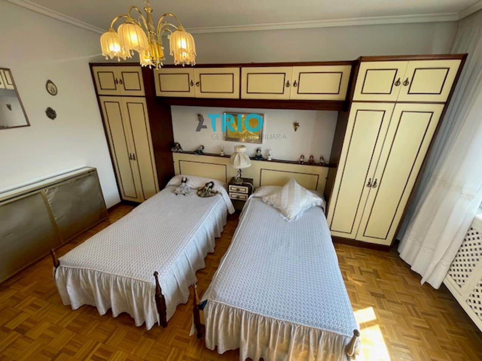 4 soveværelse Lejlighed til salg i Burgos by med garage - € 320.000 (Ref: 9240942)