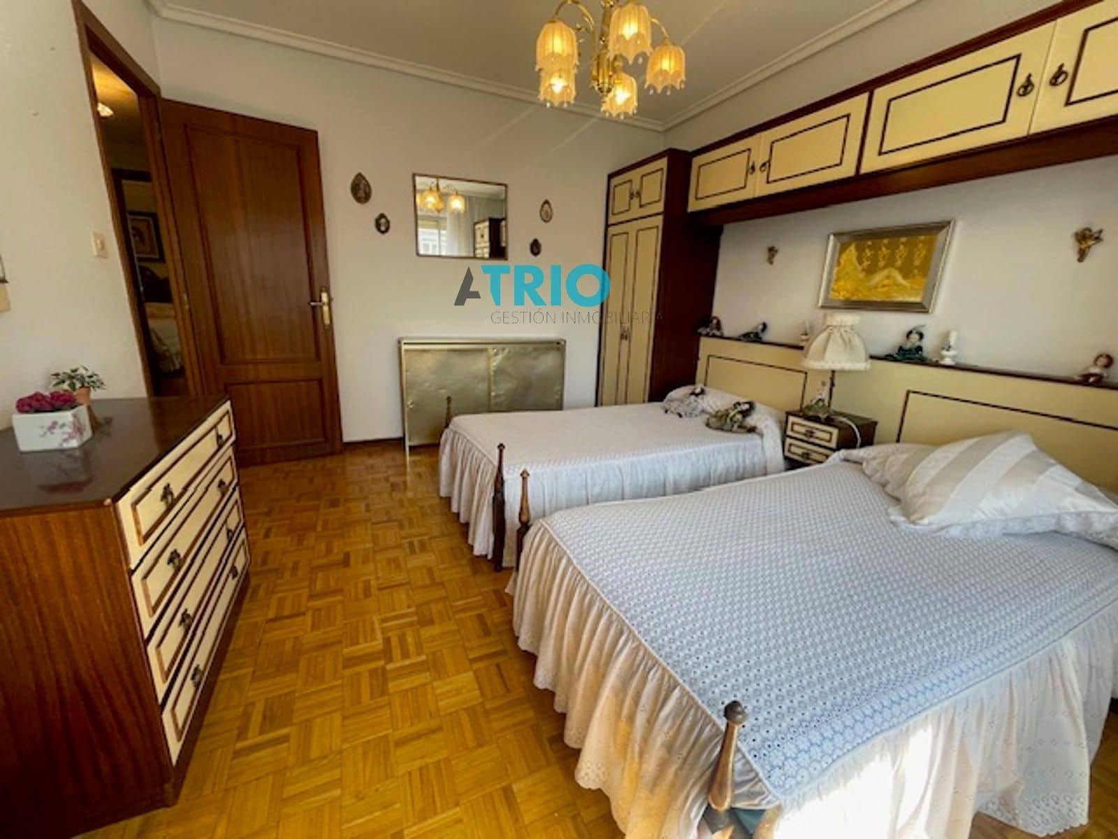 4 soveværelse Lejlighed til salg i Burgos by med garage - € 320.000 (Ref: 9240942)