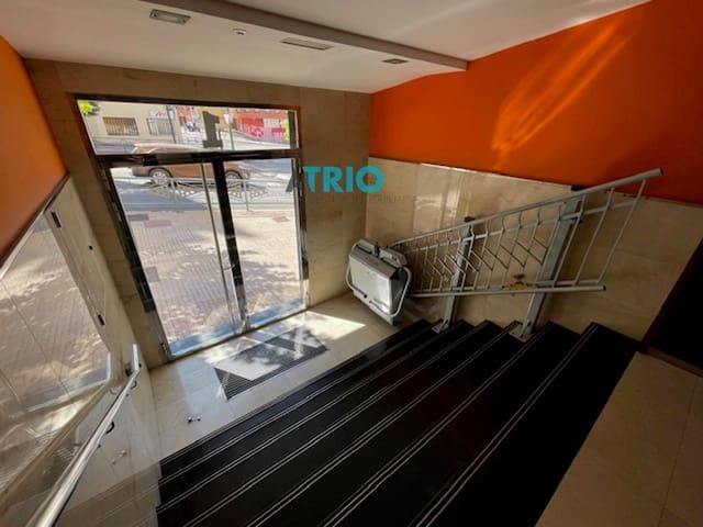 4 bedroom Flat for sale in Burgos city with garage - € 320,000 (Ref: 9240942)