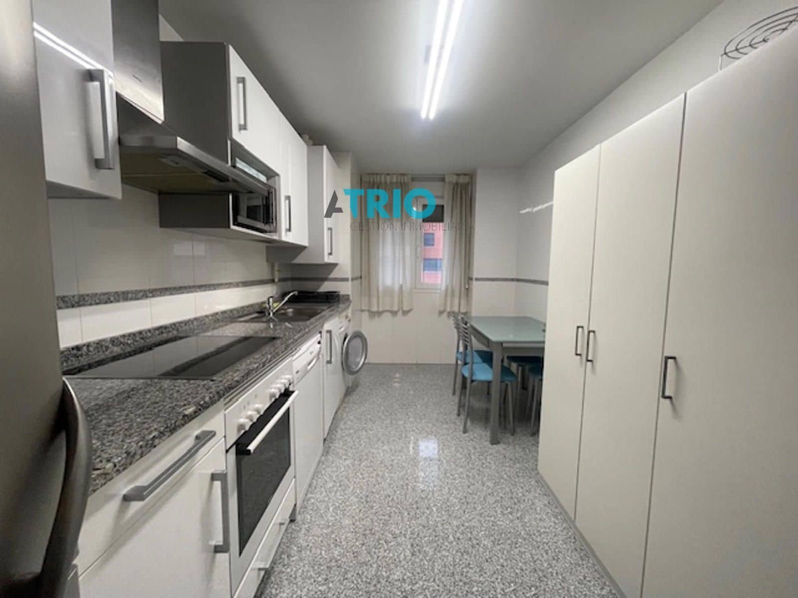 2 bedroom Flat for rent in Burgos city with garage - € 775 (Ref: 9249064)