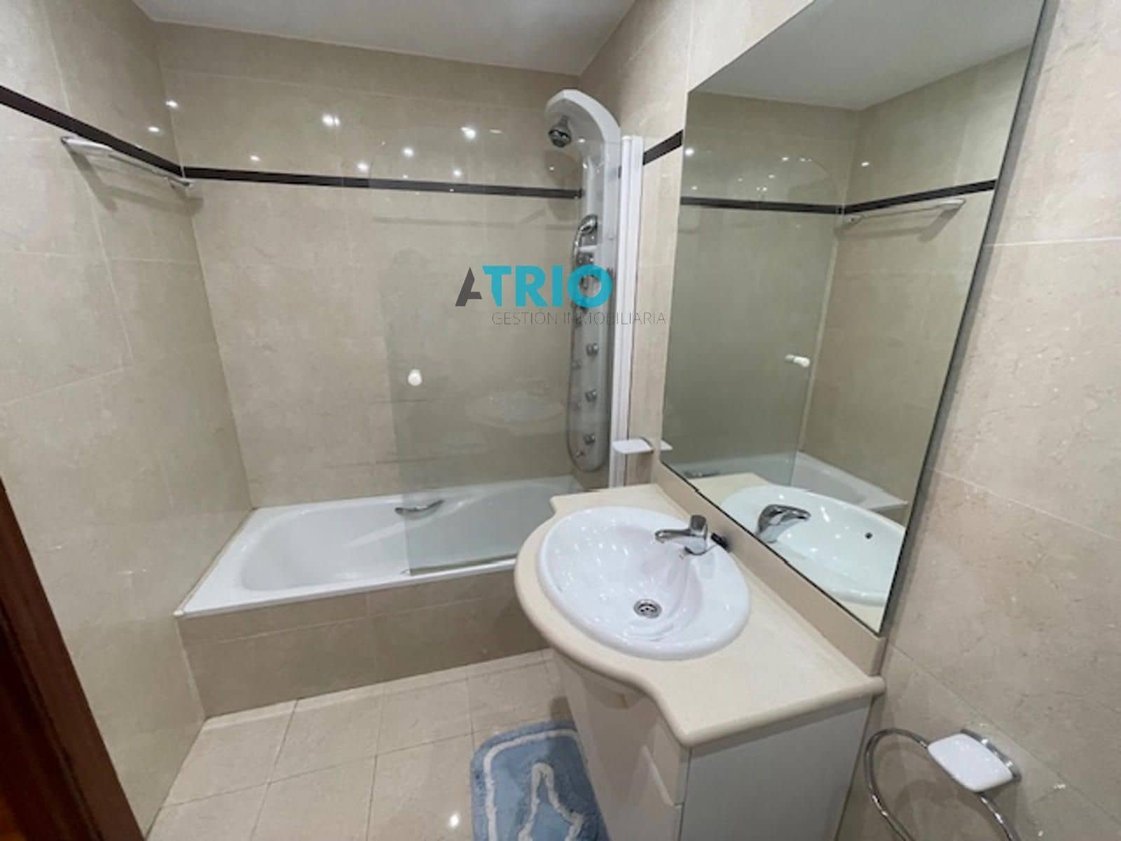 2 bedroom Flat for rent in Burgos city with garage - € 775 (Ref: 9249064)