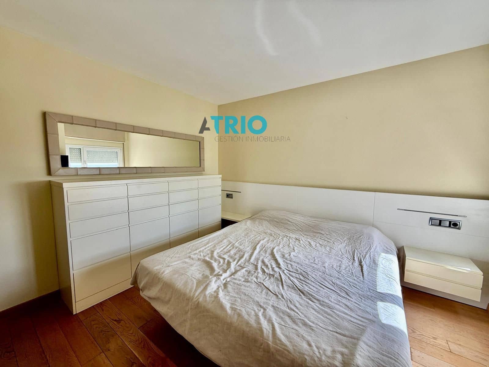 4 bedroom Flat for rent in Portixol with pool - € 3,500 (Ref: 9293473)