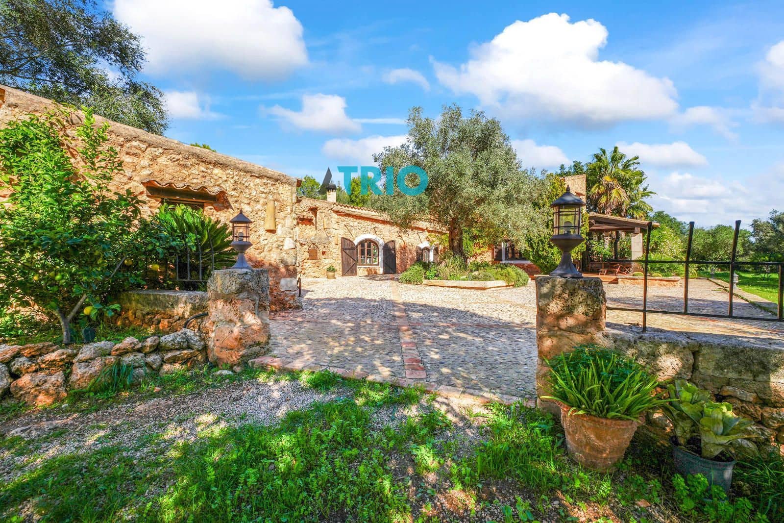 4 makuuhuone Huvila myytävänä paikassa Sencelles mukana uima-altaan 
autotalli - 1 800 000 € (Ref: 9296364)