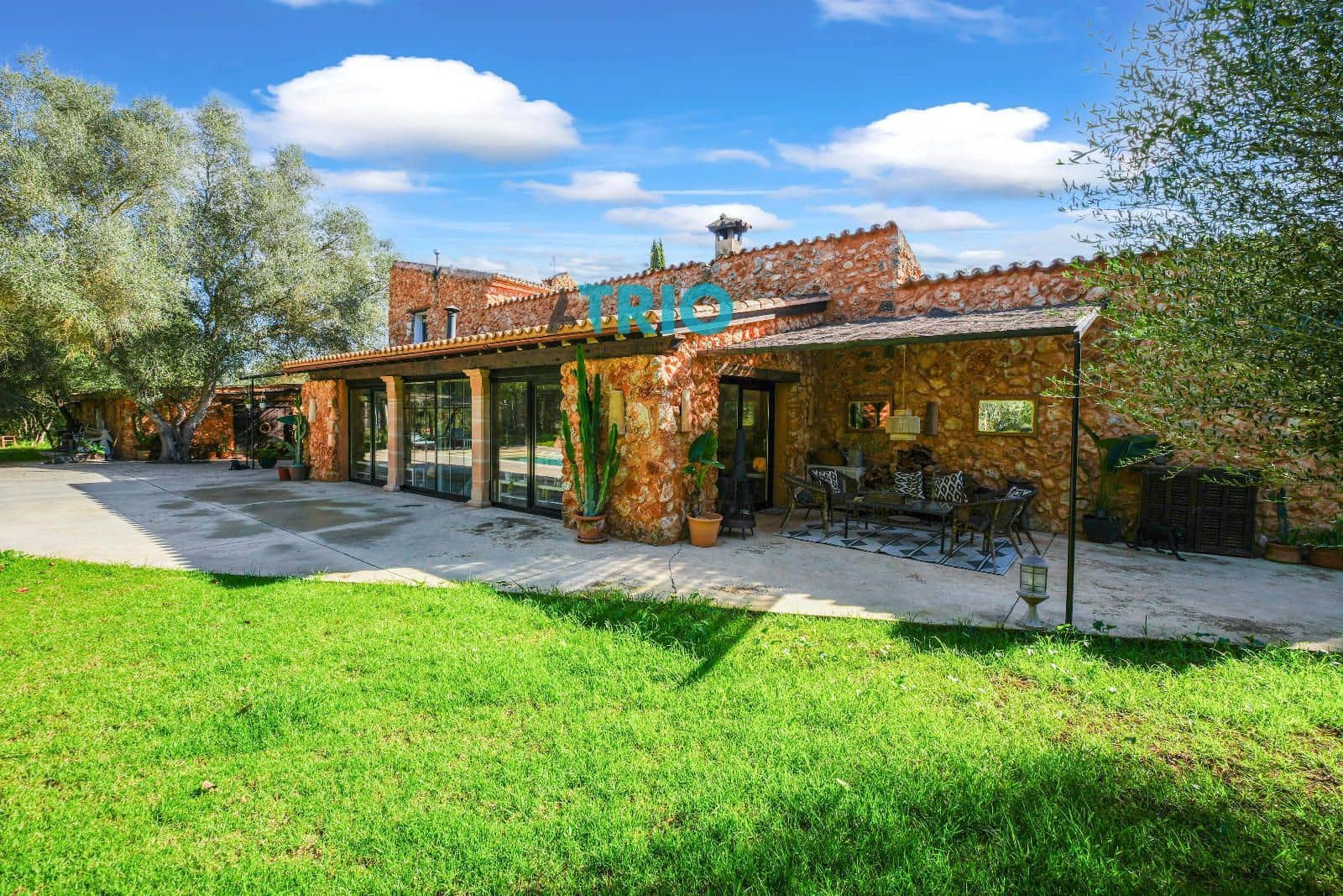 4 makuuhuone Huvila myytävänä paikassa Sencelles mukana uima-altaan 
autotalli - 1 800 000 € (Ref: 9296364)