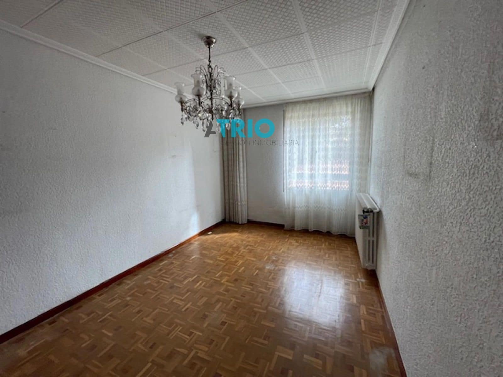 8 slaapkamer Villa te koop in Burgos stad - € 300.000 (Ref: 9331810)