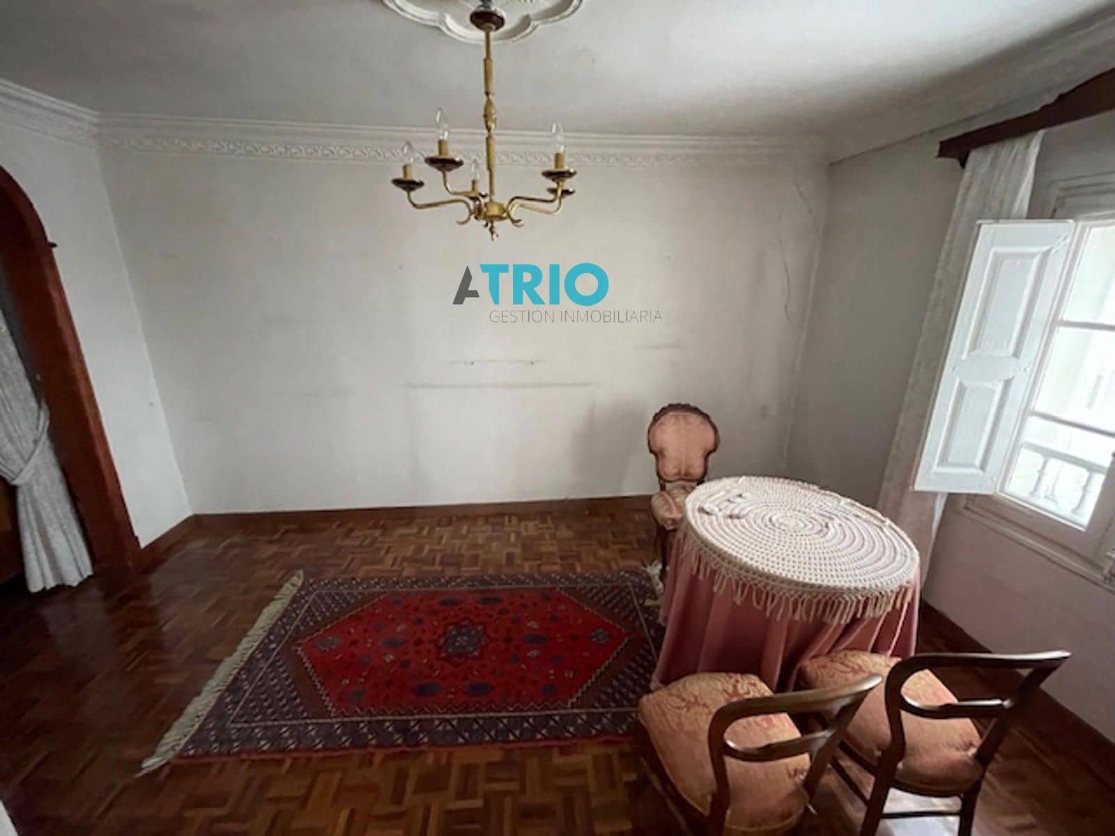 8 slaapkamer Villa te koop in Burgos stad - € 300.000 (Ref: 9331810)