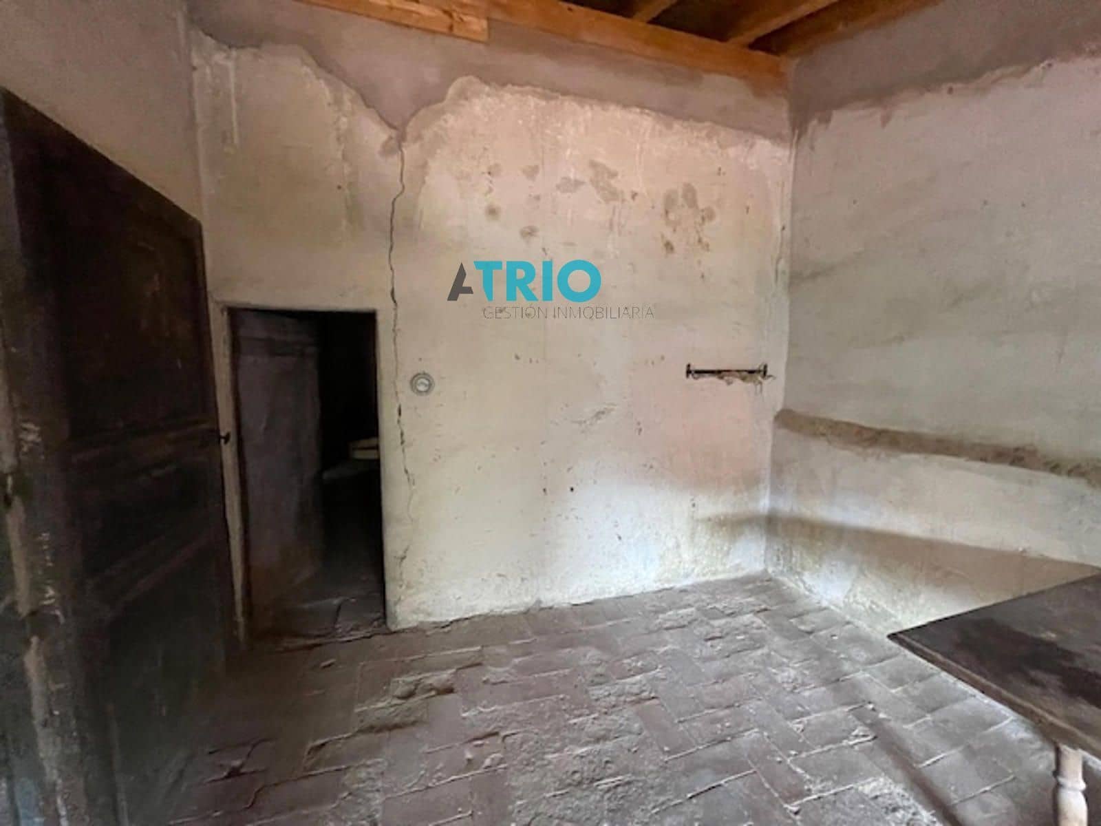 8 slaapkamer Villa te koop in Burgos stad - € 300.000 (Ref: 9331810)