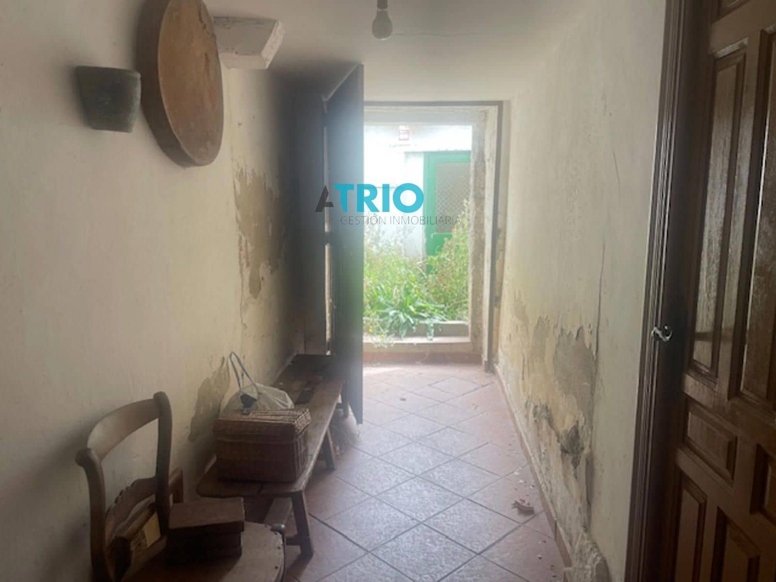 8 slaapkamer Villa te koop in Burgos stad - € 300.000 (Ref: 9331810)