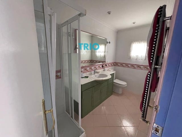 8 bedroom Villa for sale in Burgos city - € 300,000 (Ref: 9331810)