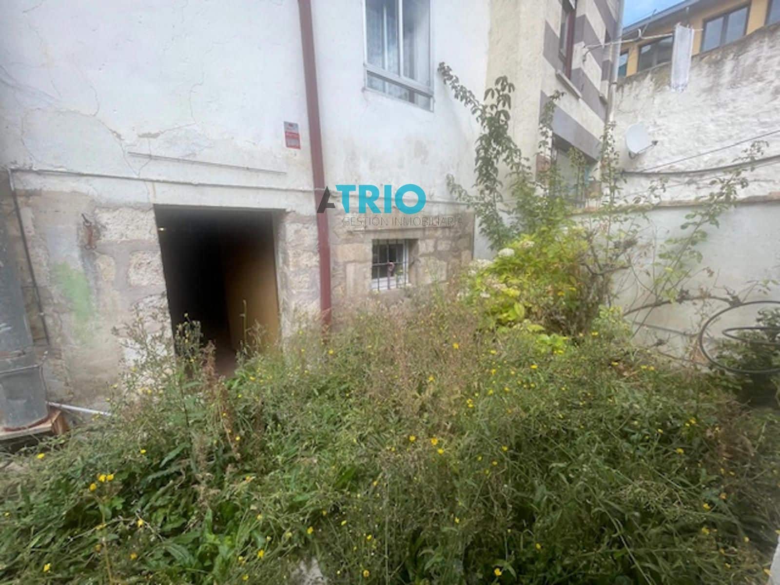 8 slaapkamer Villa te koop in Burgos stad - € 300.000 (Ref: 9331810)