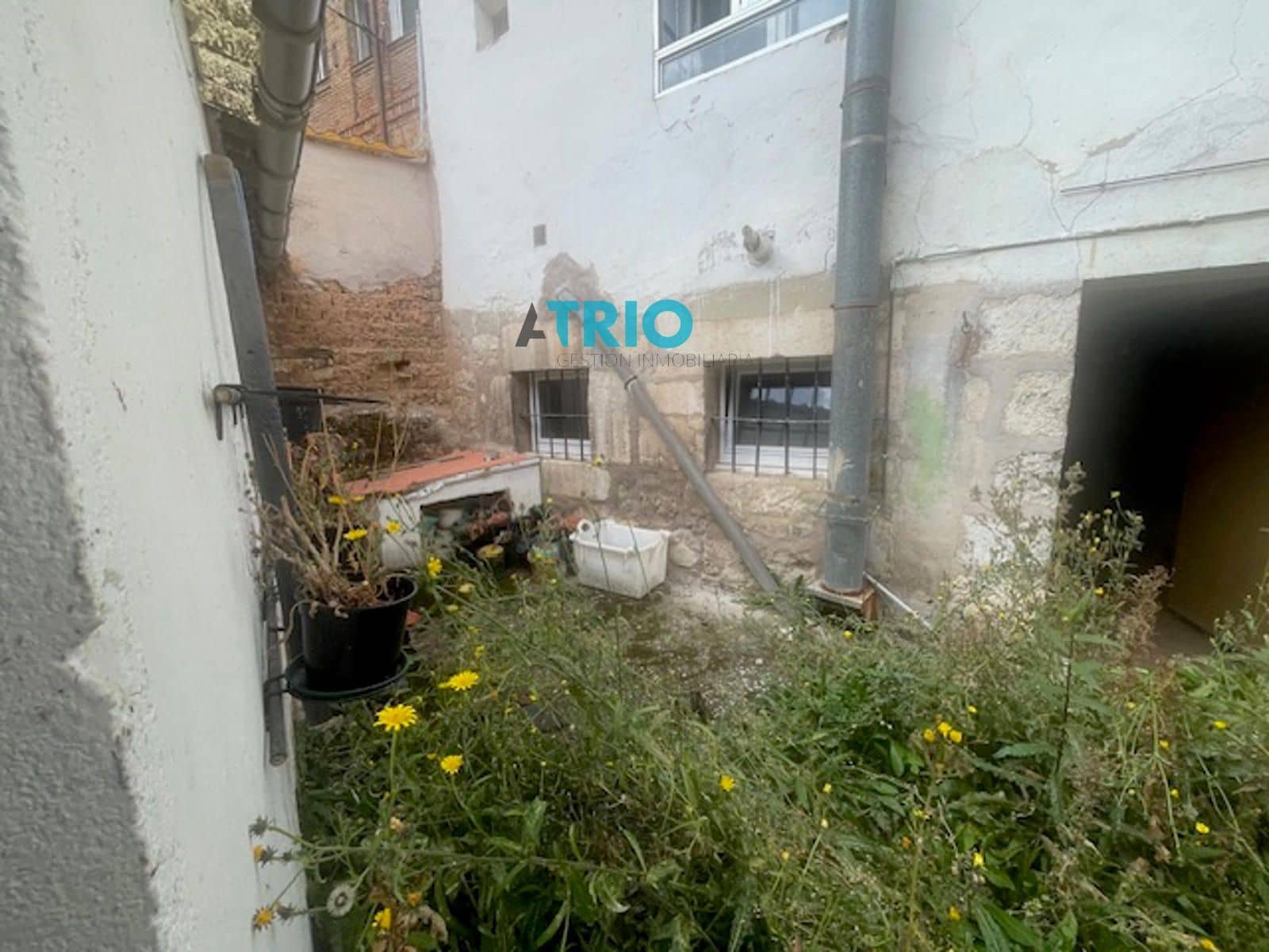 8 slaapkamer Villa te koop in Burgos stad - € 300.000 (Ref: 9331810)