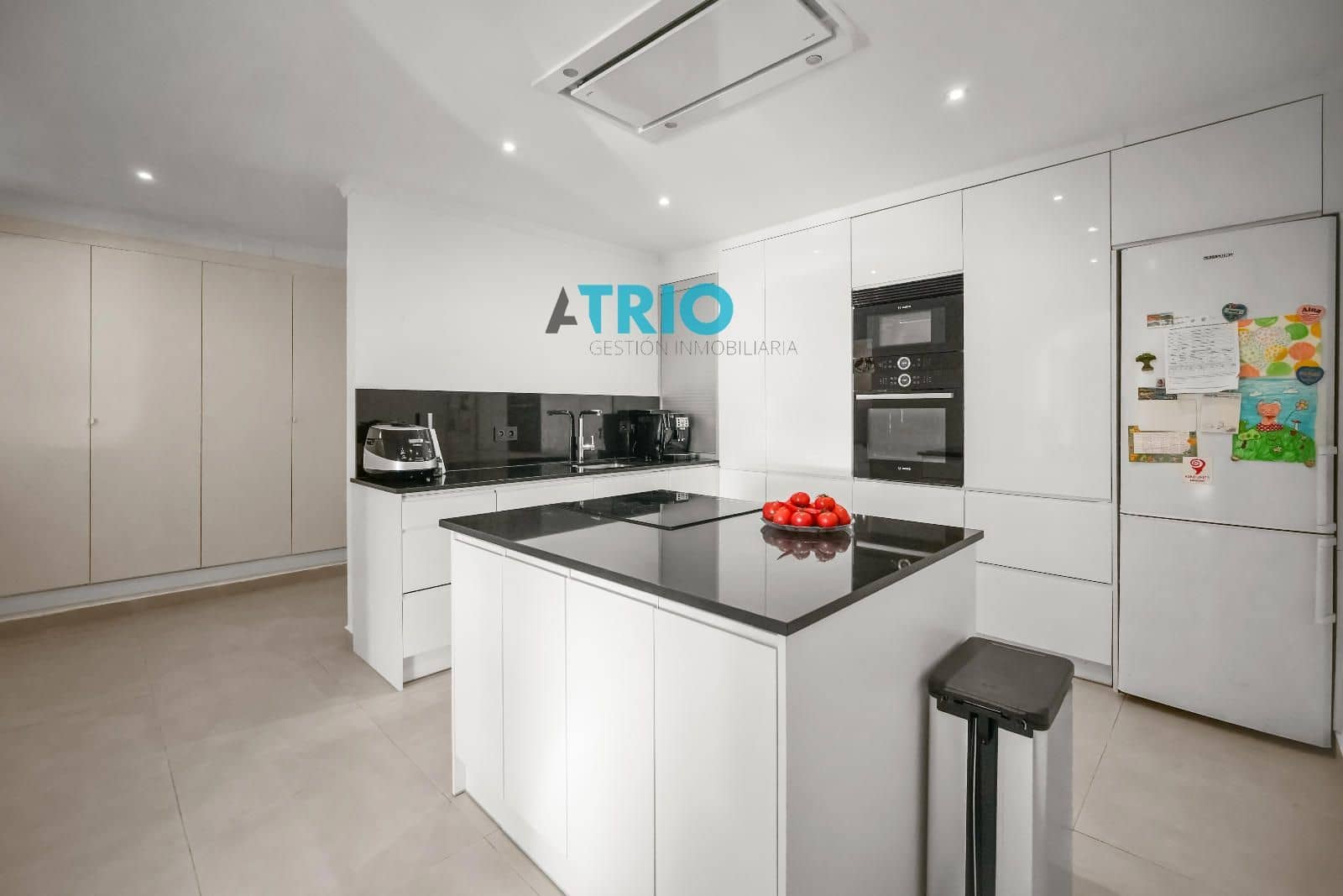 3 soveværelse Lejlighed til salg i Cala Mayor med swimmingpool - € 650.000 (Ref: 9360980)