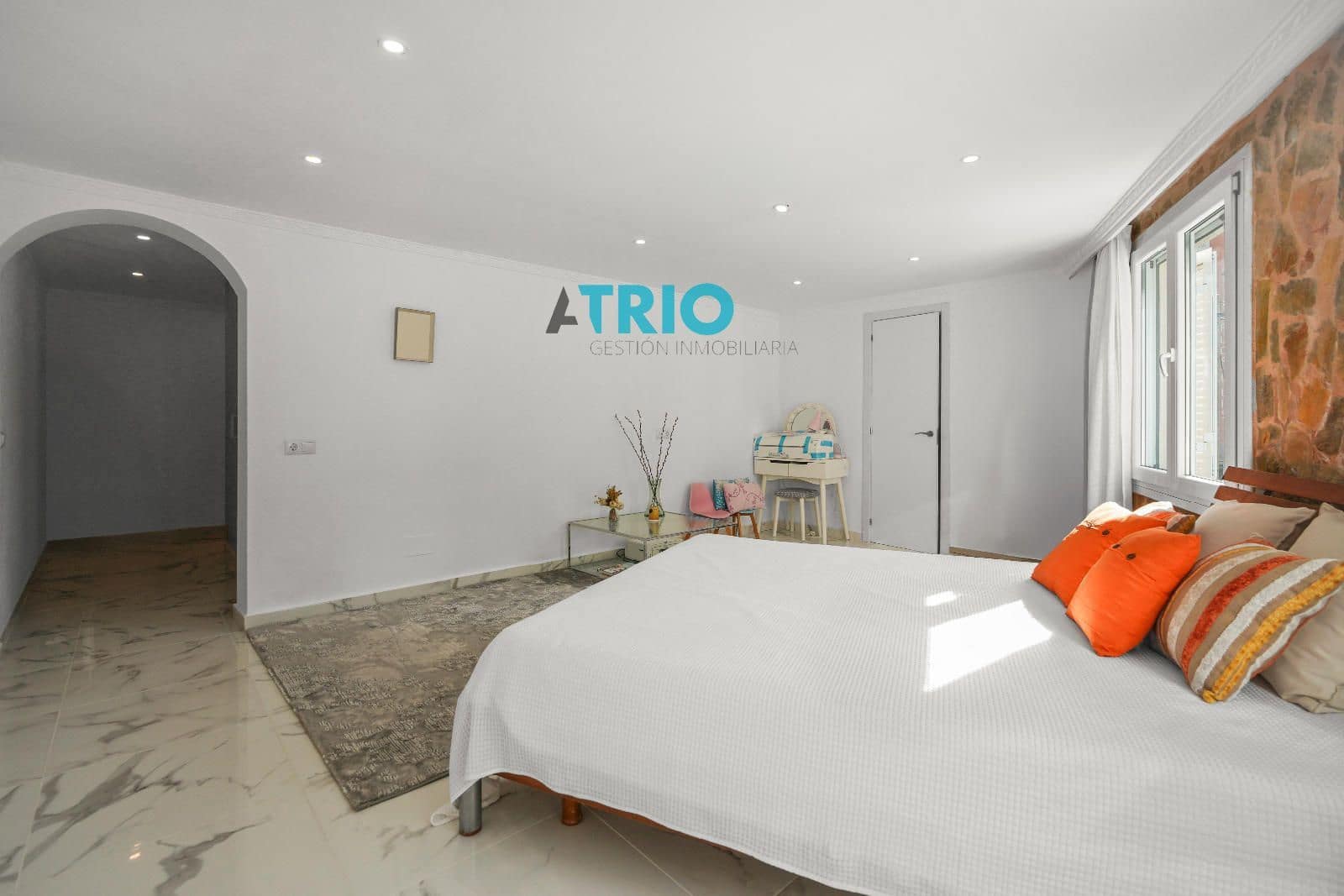 3 soveværelse Lejlighed til salg i Cala Mayor med swimmingpool - € 650.000 (Ref: 9360980)