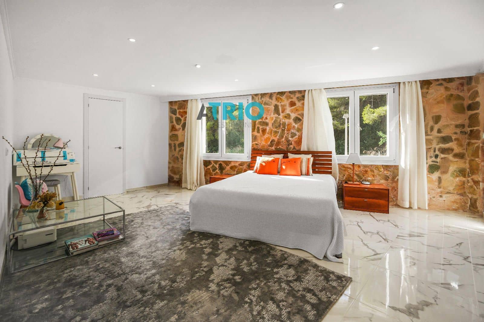 3 soveværelse Lejlighed til salg i Cala Mayor med swimmingpool - € 650.000 (Ref: 9360980)