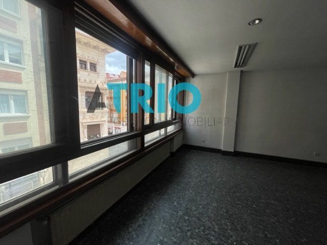 Office for rent in Burgos city - € 175 (Ref: 9384046)