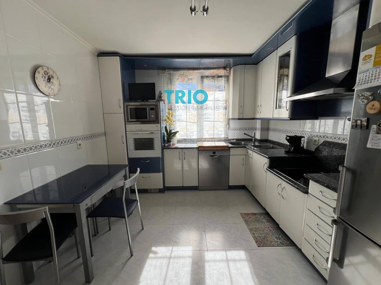 4 makuuhuone Omakotitalo myytävänä paikassa Burgos kaupunki mukana 
autotalli - 295 000 € (Ref: 9384953)