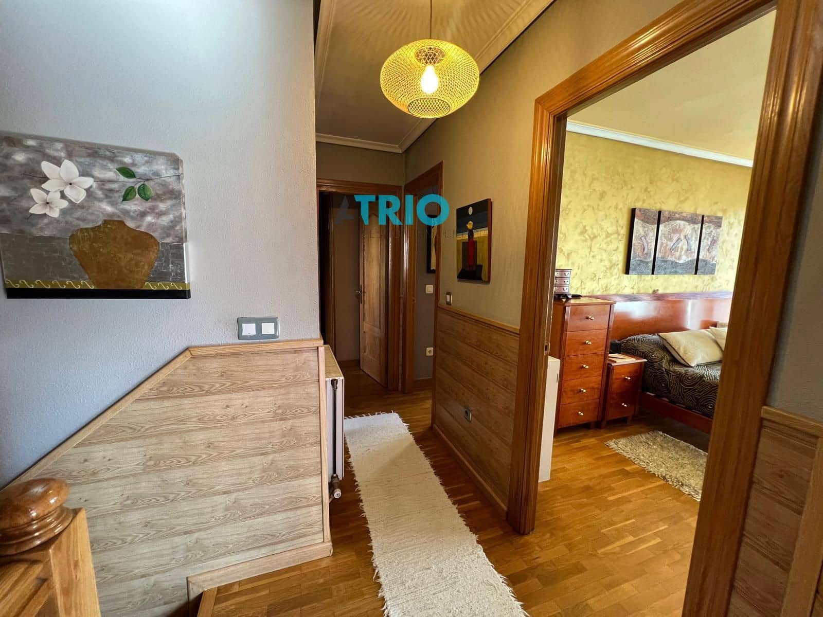 4 makuuhuone Omakotitalo myytävänä paikassa Burgos kaupunki mukana 
autotalli - 295 000 € (Ref: 9384953)